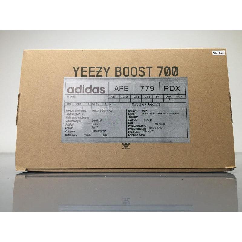 SNEAKERS YZY BOOST 700