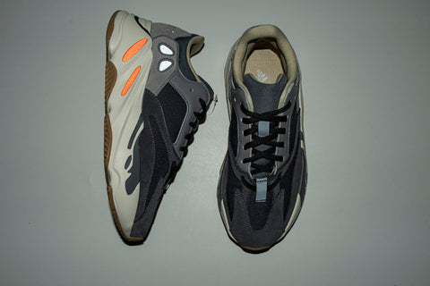 SNEAKERS YZY BOOST 700 " MAGNET "